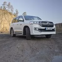 Toyota Land Cruiser 200 5,7 V8: Nejsem cvok. Prostě jen vím, co chci