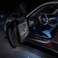 K mání je limitovaná edice Porsche 911. Lze si ji pořídit jen ve "výhodném balíčku".
