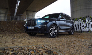 Recenze & testy: BMW X7 M50i: Královská třída