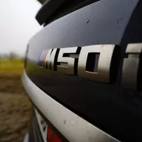 BMW X7 M50i: Královská třída