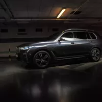 BMW X7 M50i: Královská třída