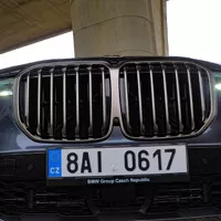 BMW X7 M50i: Královská třída