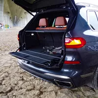 BMW X7 M50i: Královská třída