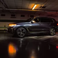 BMW X7 M50i: Královská třída