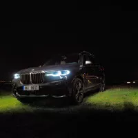 BMW X7 M50i: Královská třída