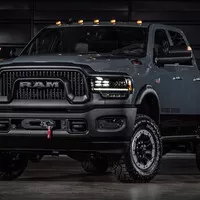 Dodge vzpomíná na legendární Power Wagon limitovanou edicí RAMu