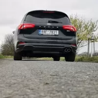 Ford Focus 1.0 EcoBoost mHEV: Radost z malého motoru
