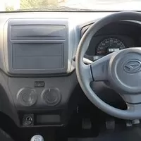 Nejhůře vybavené nové auto na světě je na prodej v Indonésii.
