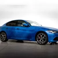 Hertz představil specialitu pro italský trh. Je to velmi stylová Alfa. 