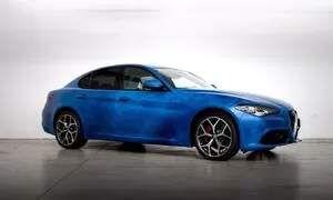 Hertz představil specialitu pro italský trh. Je to velmi stylová Alfa.