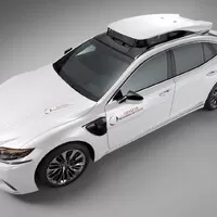 Speciální vůz natankuje nebo dobije auto rovnou na silnici 