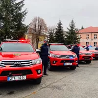 Hasiči budou zasahovat v osmi nových Toyotách Hilux