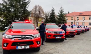 Hasiči budou zasahovat v osmi nových Toyotách Hilux