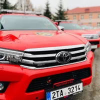 Hasiči budou zasahovat v osmi nových Toyotách Hilux
