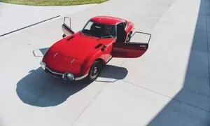 Unikátní Toyota 2000GT se prodala za 20 milionů