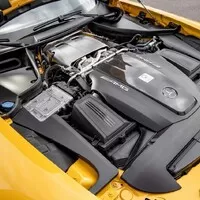 Mercedes-Benz a Aston Martin rozšíří technologickou spolupráci a posílí vlastnické vztahy