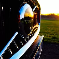 Volvo V90 Cross Country B5: Tmavomodrý svět