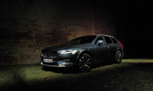Recenze & testy: Volvo V90 Cross Country B5: Tmavomodrý svět