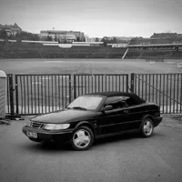 Volvo C70 vs. Saab 900