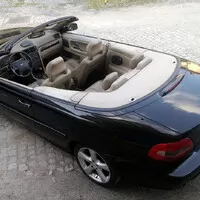 Volvo C70 vs. Saab 900
