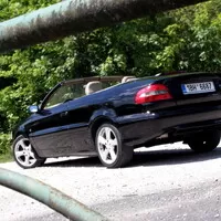 Volvo C70 vs. Saab 900