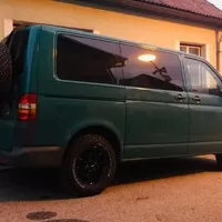 Kolo se pod auto blbe vejde, tak je vzadu