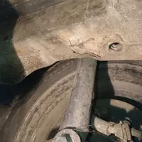 Tady ještě z nosníku něco zbylo