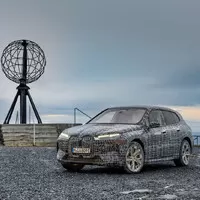 BMW iX prochází závěrečným zimním testováním na Severním mysu