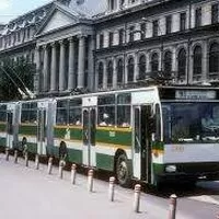 Když jeden kloub nestačí: Z historie tříčlánkových autobusů