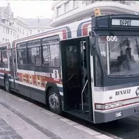 Když jeden kloub nestačí: Z historie tříčlánkových autobusů