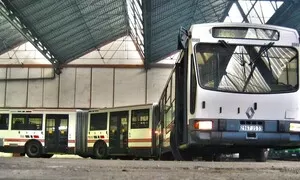 Když jeden kloub nestačí: Z historie tříčlánkových autobusů