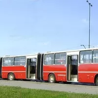 Když jeden kloub nestačí: Z historie tříčlánkových autobusů