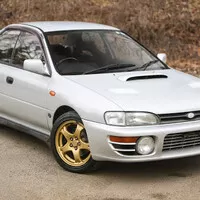 A nehodilo by se mi spíš jedno auto jen na okruh?
