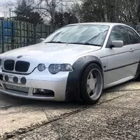 A nehodilo by se mi spíš jedno auto jen na okruh?