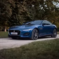 Jaguar F-Type P450: Báječná léta s kočkou