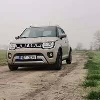 Rok za volantem: padesát aut, nespočet dojmů