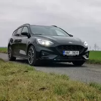 Rok za volantem: padesát aut, nespočet dojmů