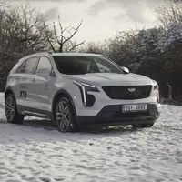 Cadillac XT4 Turbo Diesel AWD: Dokáže sedět na dvou židlích?