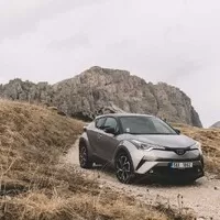 Nejekologičtějším autem roku 2020 zvolena hybridní Toyota C-HR