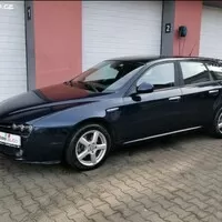 Jak jsme se zbláznili a jeli pro rodinný kombík 