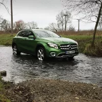 Toyobaru: prostorný komfortní rodinný vůz, vhodný na dlouhé dálniční přesuny
