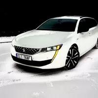 Peugeot 508 SW Hybrid: Kombík z komiksu