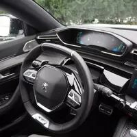 Peugeot 508 SW Hybrid: Kombík z komiksu