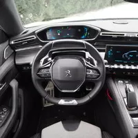 Peugeot 508 SW Hybrid: Kombík z komiksu