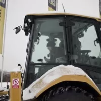 CAT 432F2: Souznění člověka a stroje tentokrát trochu jinak