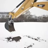 CAT 432F2: Souznění člověka a stroje tentokrát trochu jinak
