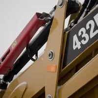 CAT 432F2: Souznění člověka a stroje tentokrát trochu jinak