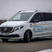 Mercedes EQV: Bílý trolejbus