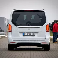 Mercedes EQV: Bílý trolejbus