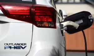 Tak za kolik teda jezdí ty PHEV?